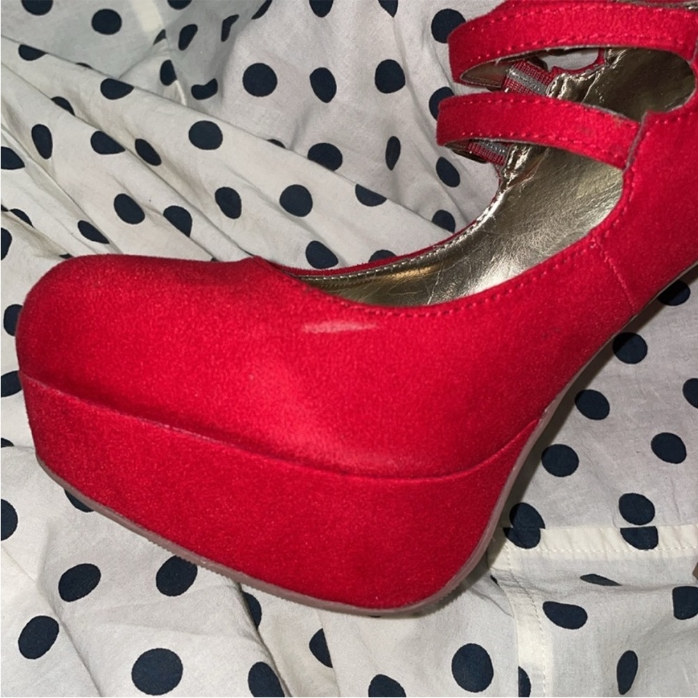 Material Girl Red Faux Suede Pumps - Picture 9 of 10